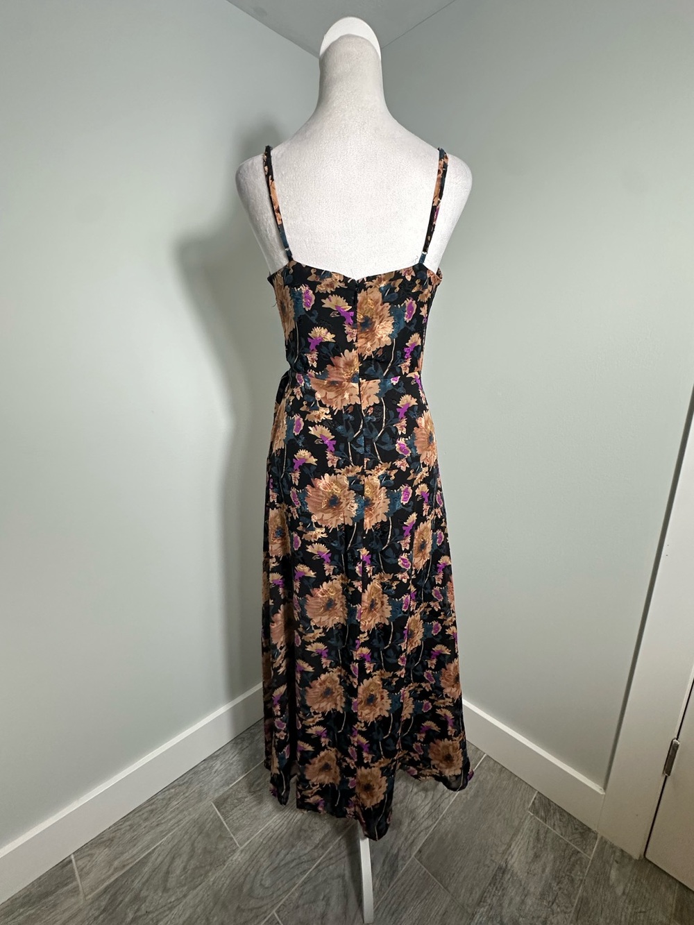 Lulu’s Darling Black Floral Dress Size Medium - Picture 9 of 16